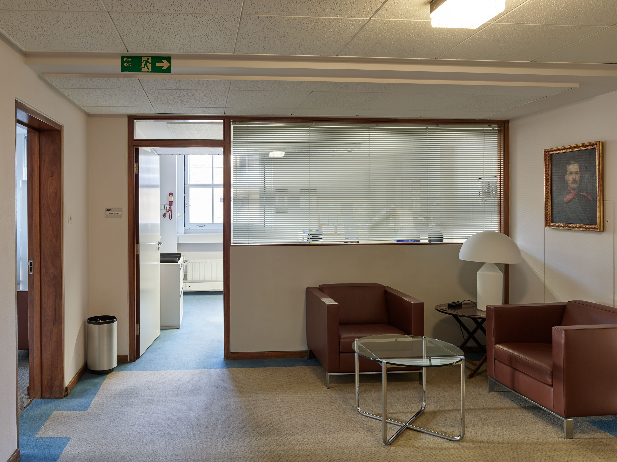 Ahp0008 embassy 005237 J2560